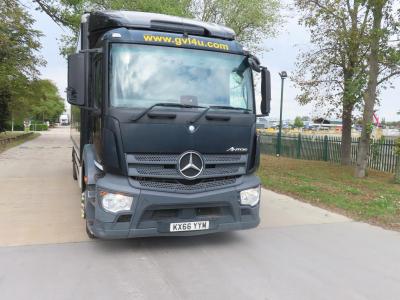 MERCEDES ANTROS 1824